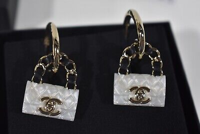Chanel 23C Pearly White Black Quilted Bag Gold CC Logo Chanel 23C Pearly White Black Quilted Bag Gold CC Logo
