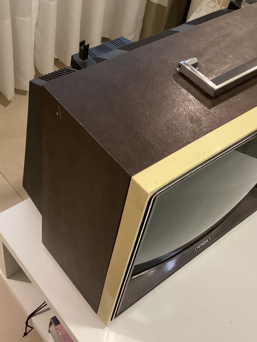 VINTAGE HITACHI SOLID STATE TV 14 INCHES. MODEL SU 861. MADE IN
