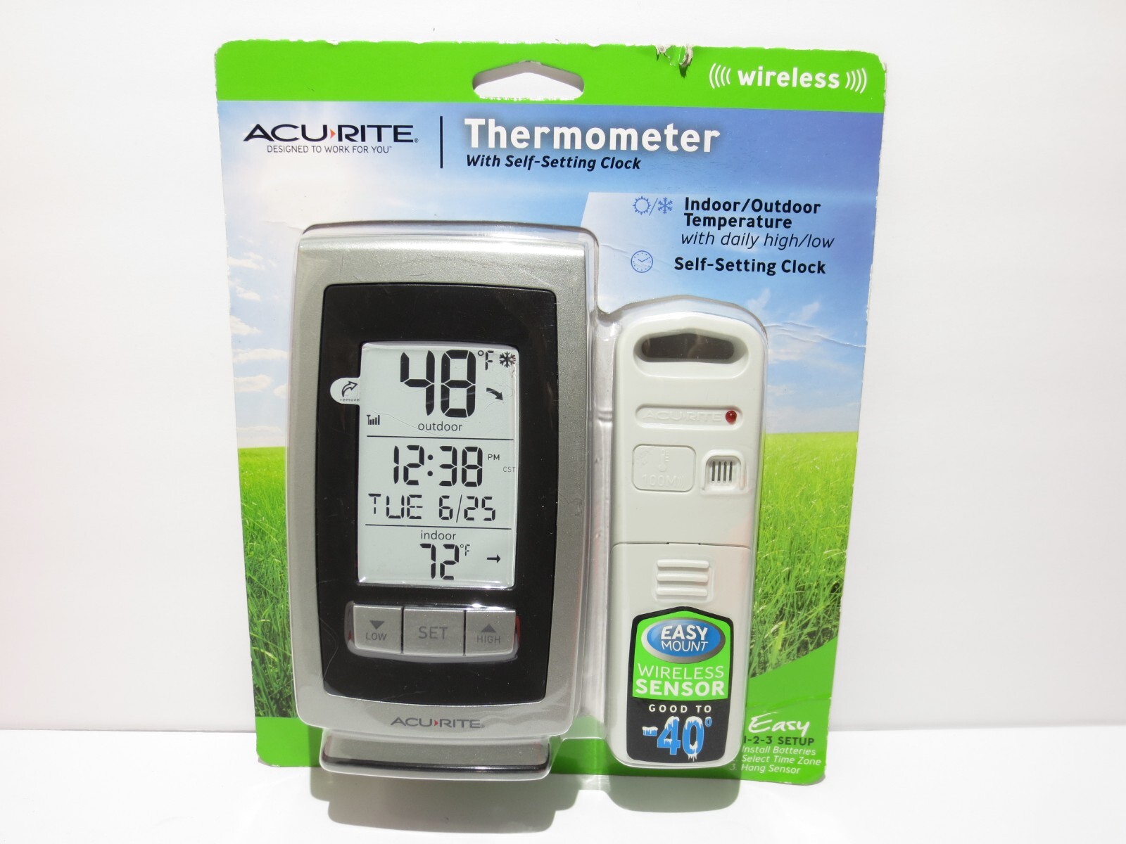 AcuRite 00754W5 Wireless Indoor Outdoor Thermometer with Self Setting
