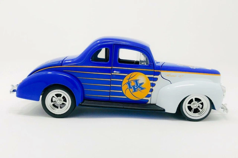Two Piece Set Kentucky Wildcats 1932 Ford Rat Rod/1940 Ford Coupe Diecast Banks - Image 4 of 4