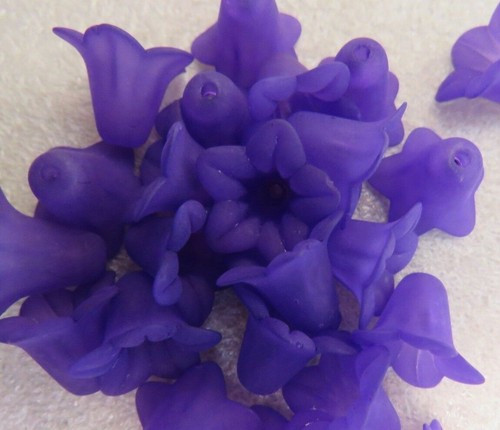 20 - 500 Lucite Skirt Flower Bead Frosted Caps For Angel Fairy Charms 18 x 14mm - Picture 10 of 17