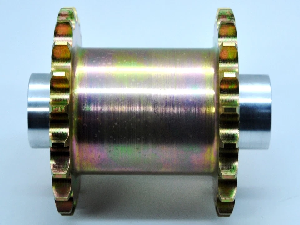 Piñón de eje de gato 360 basculante personalizado Hayabusa ZX14 GSXR neumático ancho Myrtle West Foto 4 de 4