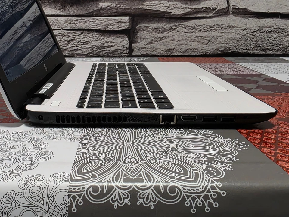 HP  15-ba004ns - Imagen 3 de 4