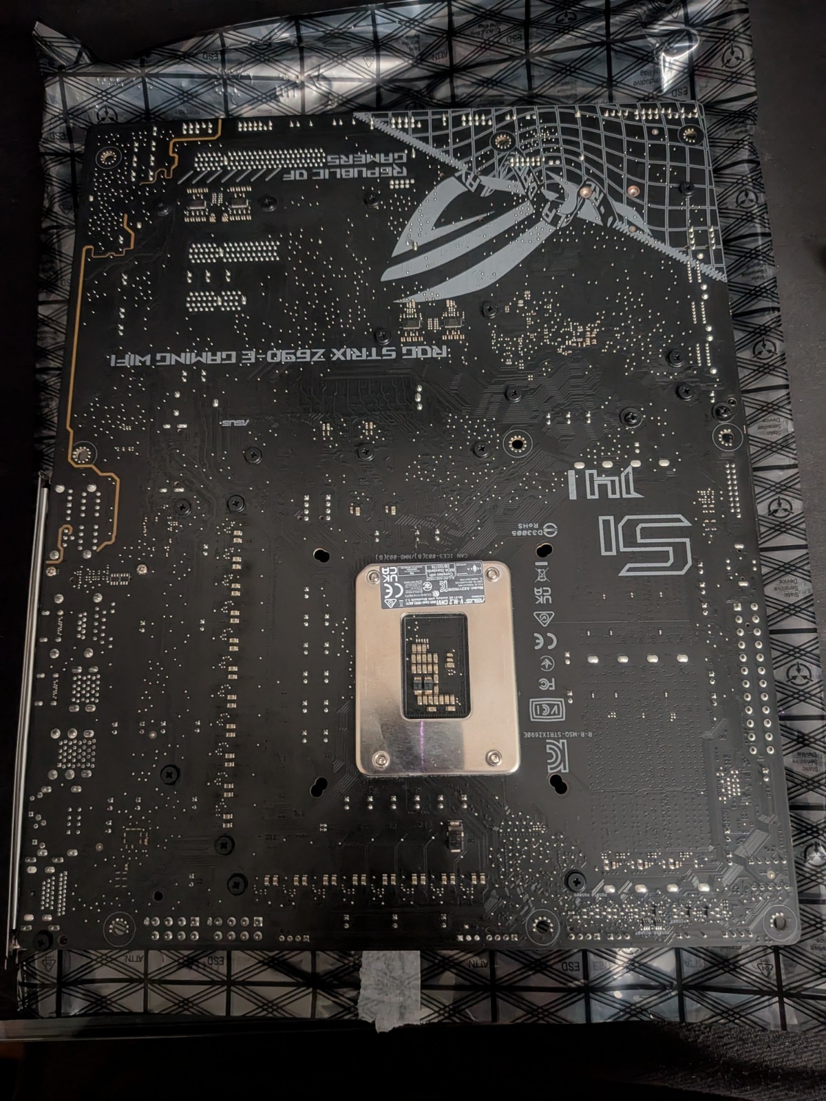 Used ASUS ROG Strix Z690-E Gaming wiFi noAntenna