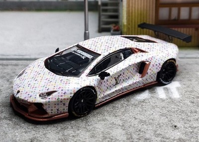 LAMBORGHINI LP610 - LBWK  - LV white - King 1:64