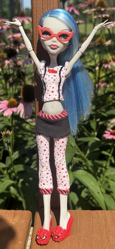 2011 OG  Monster High Doll Ghoulia Yelps Dead Tired Monster High  Pj's &Slippers