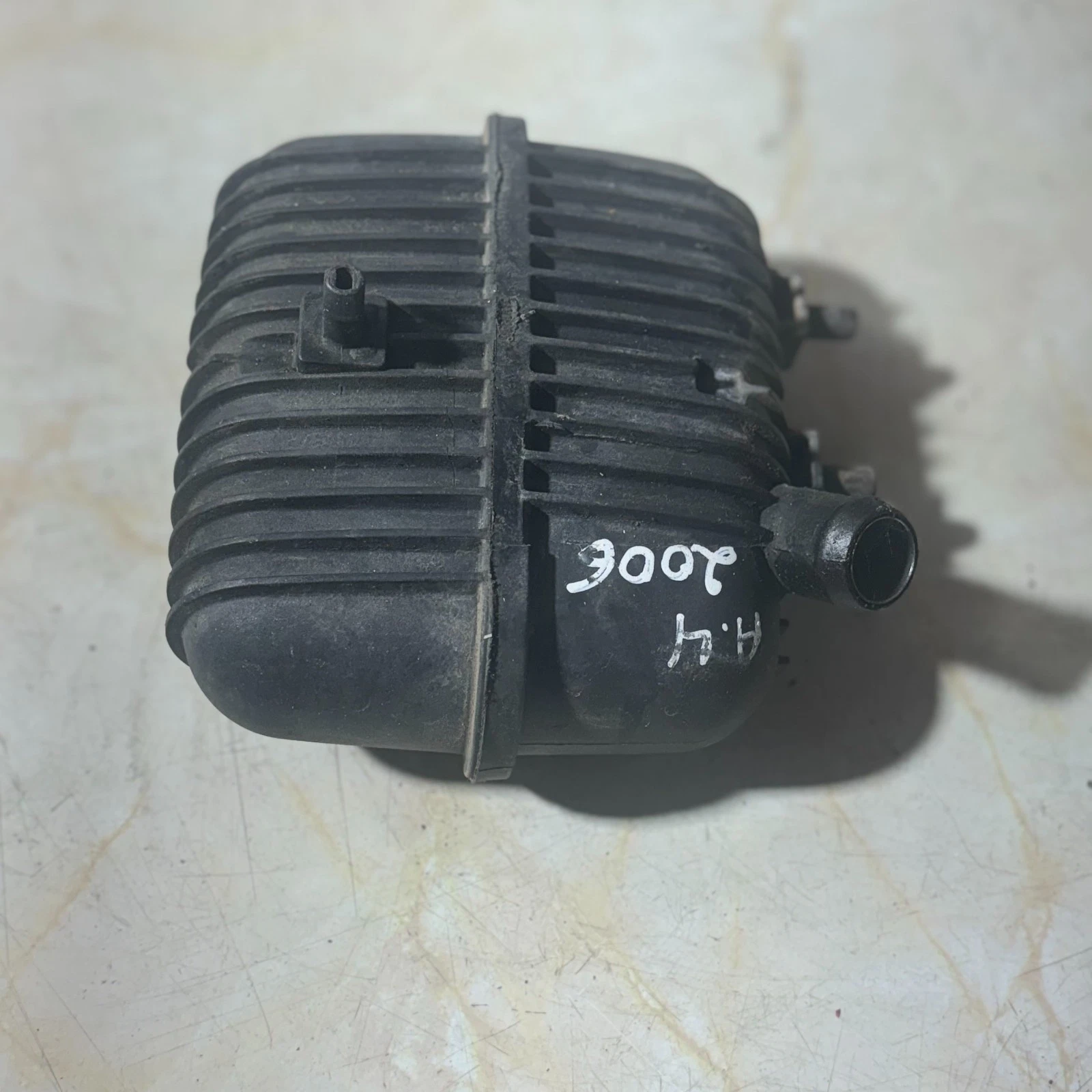 Audi A4 2006 charge air damper actual part detail