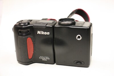 Nikon Coolpix 950 Digital Point and Shoot Camera Retro Design