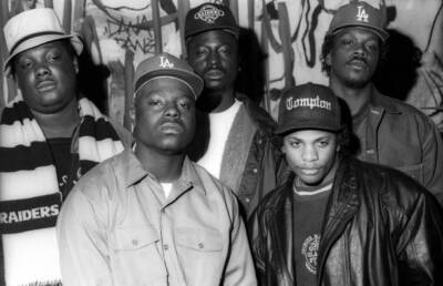 Rapper Eazy-E and the group Above The Law appear in a portrait ta - Old Photo 5