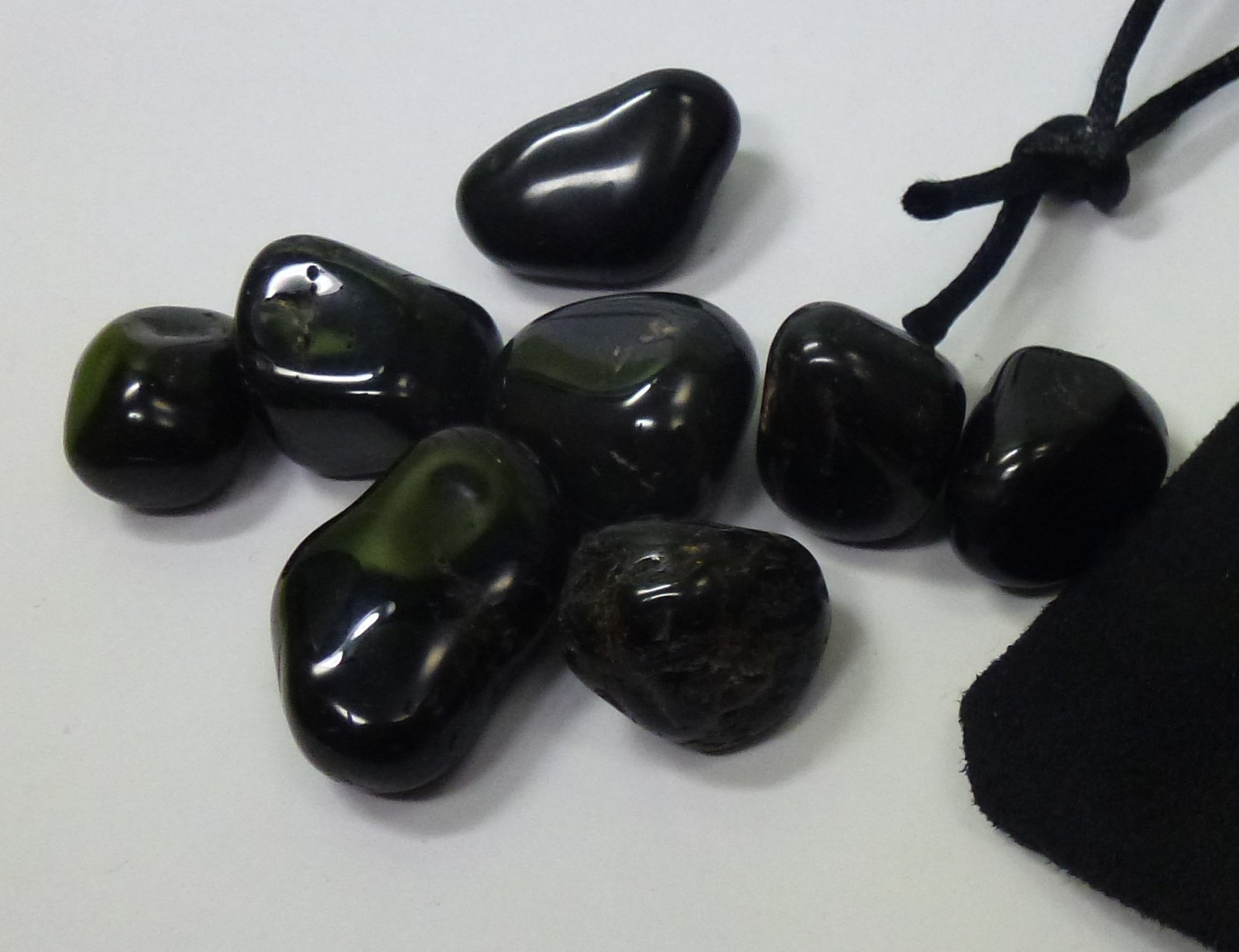 Glücksmünze Aus Edelstahl Mit Kleeblatt – Entscheidungshilfe & Geschenk Mit Samtbeutel