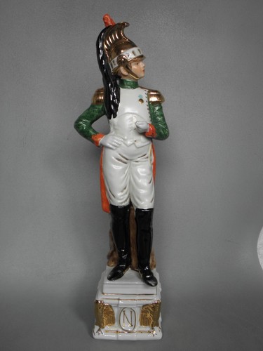 LOUIS SAYN CAPODIMONTE NAPOLEONISCHER SOLDAT PORZELLAN/CHINA-FIGUR.
