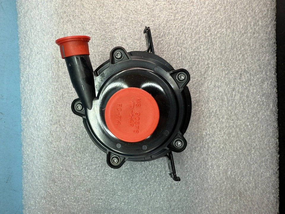 Bomba de água aquecedor genuína GM 13597899 - Imagem 2 de 4