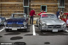 Cars marronierrun mercedes benz classic car Desk Mat Stitched