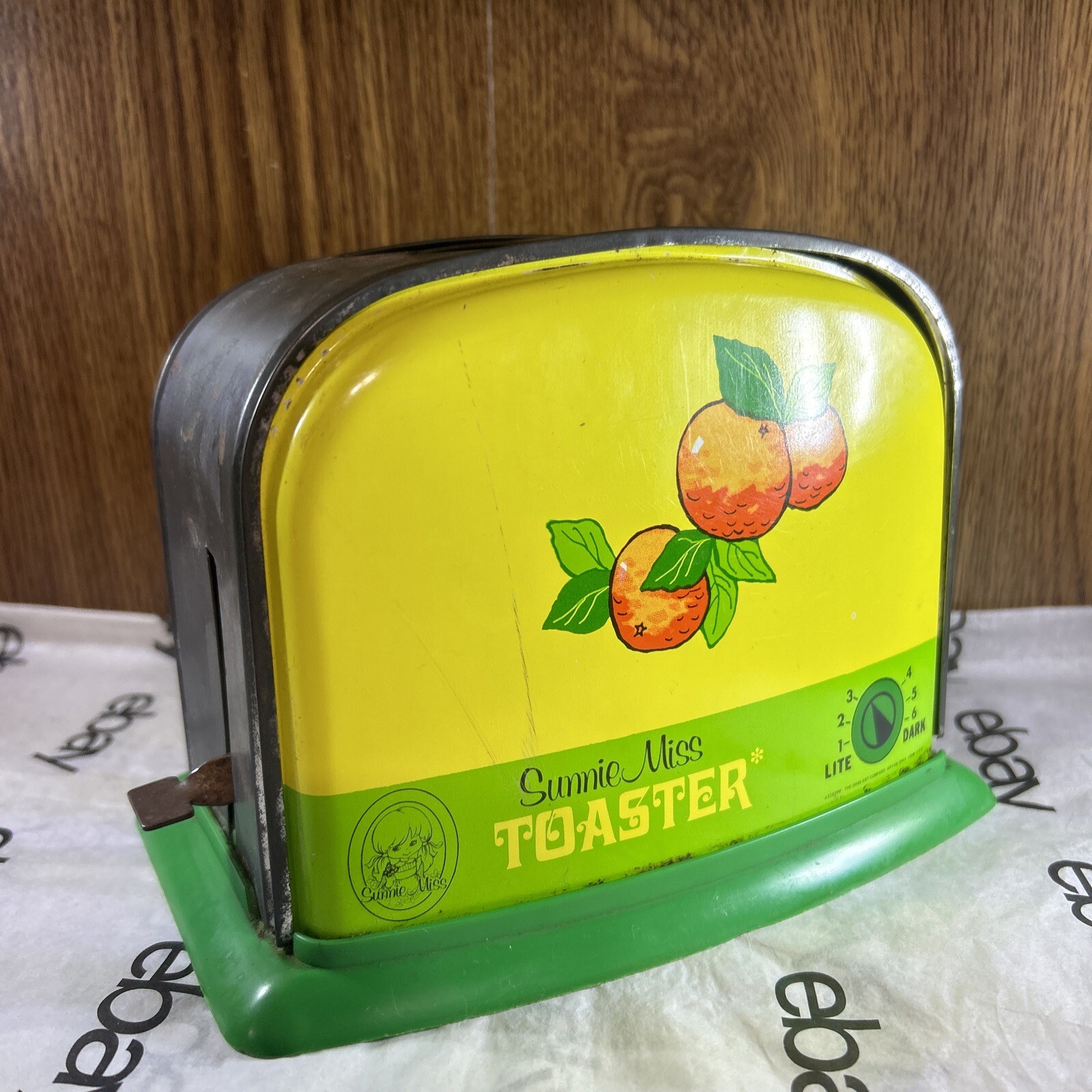 VINTAGE OHIO ART COMPANY CHILD'S METAL "SUNNIE MISS TOASTER" TIN TOY