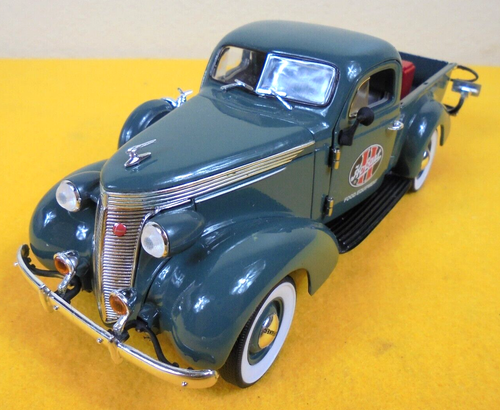 Hobart 1937 Studebaker Stake Truck 1:24 Scale Crown Premiums Die Cast Replica - Picture 3 of 11