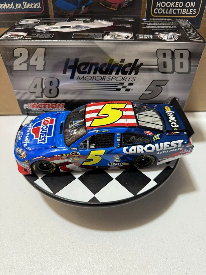 Mark Martin #5 Carquest Honoring Our Soldiers 2010 1/24 Nascar Diecast - Image 2 of 4