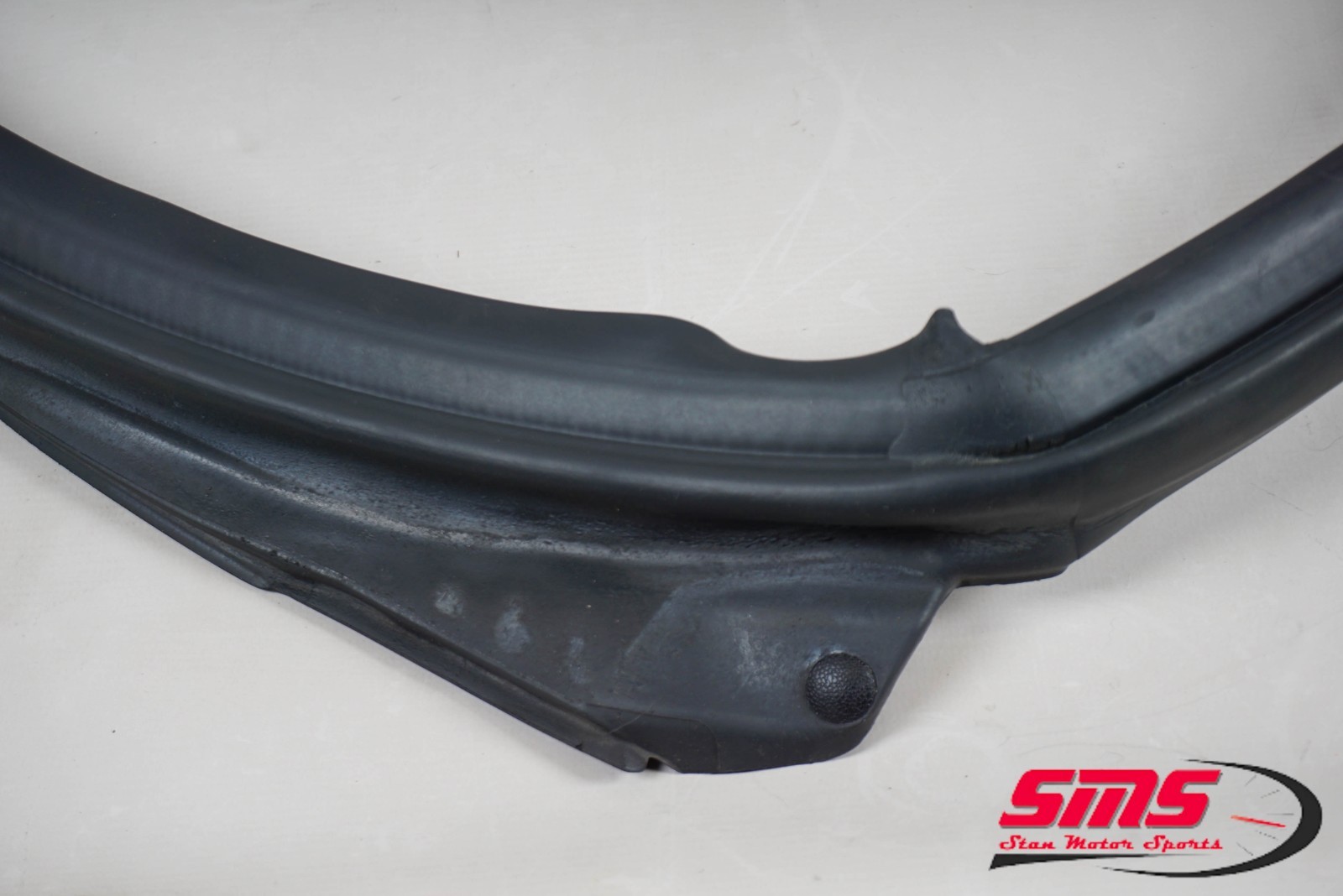 02-06 Maserati Spyder 4200 M138 Rubber Main Weatherstrip Seal OEM