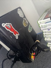 Microsoft XBox 360 S 320 GB Console Bundle w/ Games & Controller