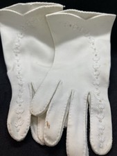 Vintage Women  s White Gloves Embellished With Beads  Embroidery Size 7