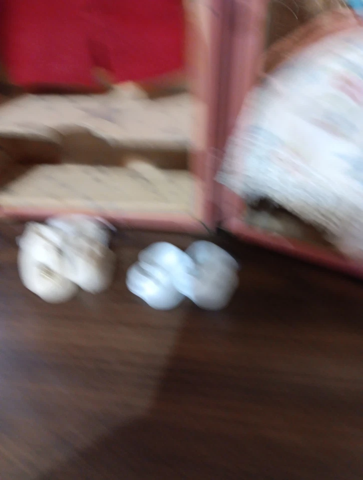 Винтажная кукла Ginny 7 дюймов в розовом металлическом гардеробе с пальто и обувью, 1950-е - Изображение 4 из 4