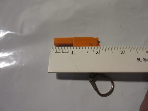 VINTAGE ORANGE GUN KEYRING TOY GUN - Picture 8 of 10