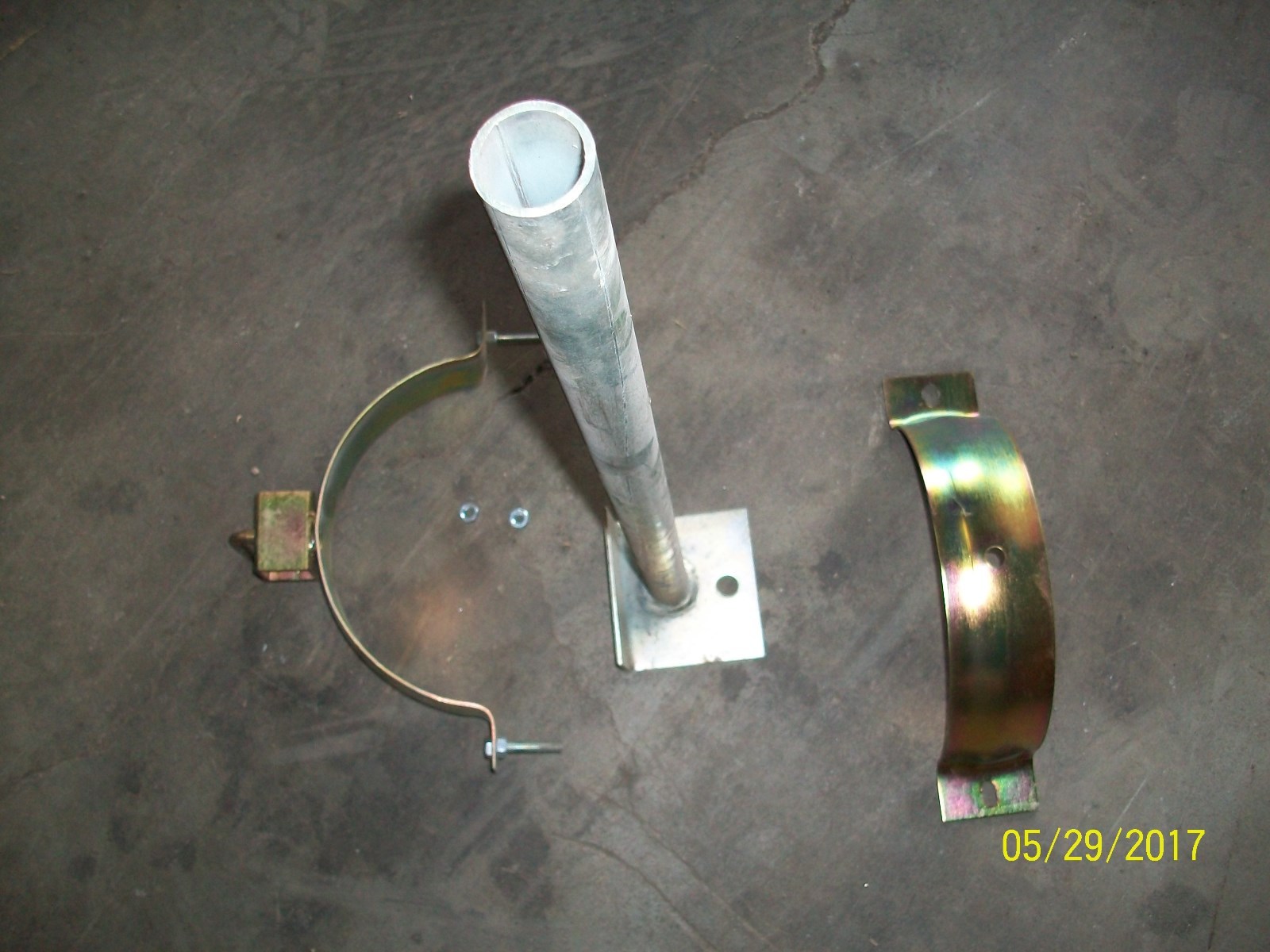 Single Arm Pipe Bracket 24" - Blower Pipe Accessory - Stave or Monolithic  Silos | eBay