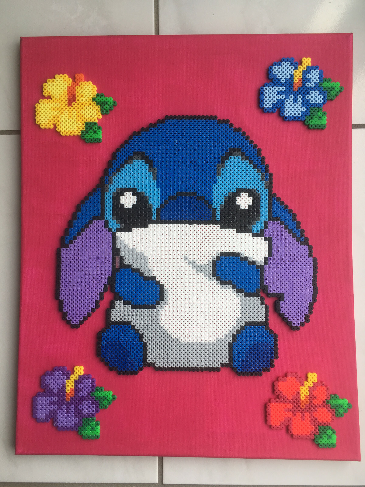 Activité calme enfant perles à repasser Stitch avec coussin pour décorer une chambre sans écran