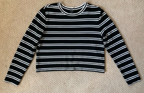 Nordstrom Halogen Women’s Medium Black White Striped Long Sleeve Cropped T-Shirt