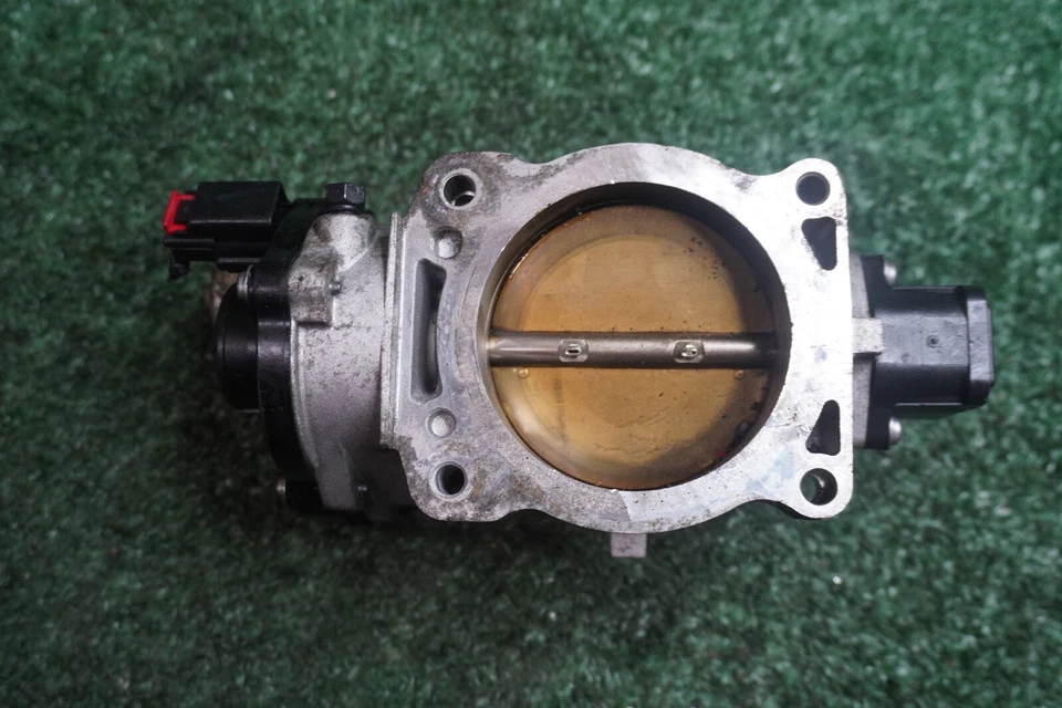 Ford Expedition 2013 2014 5,4 L carrocería del acelerador OEM 8L3E9F991CA Foto 2 de 4