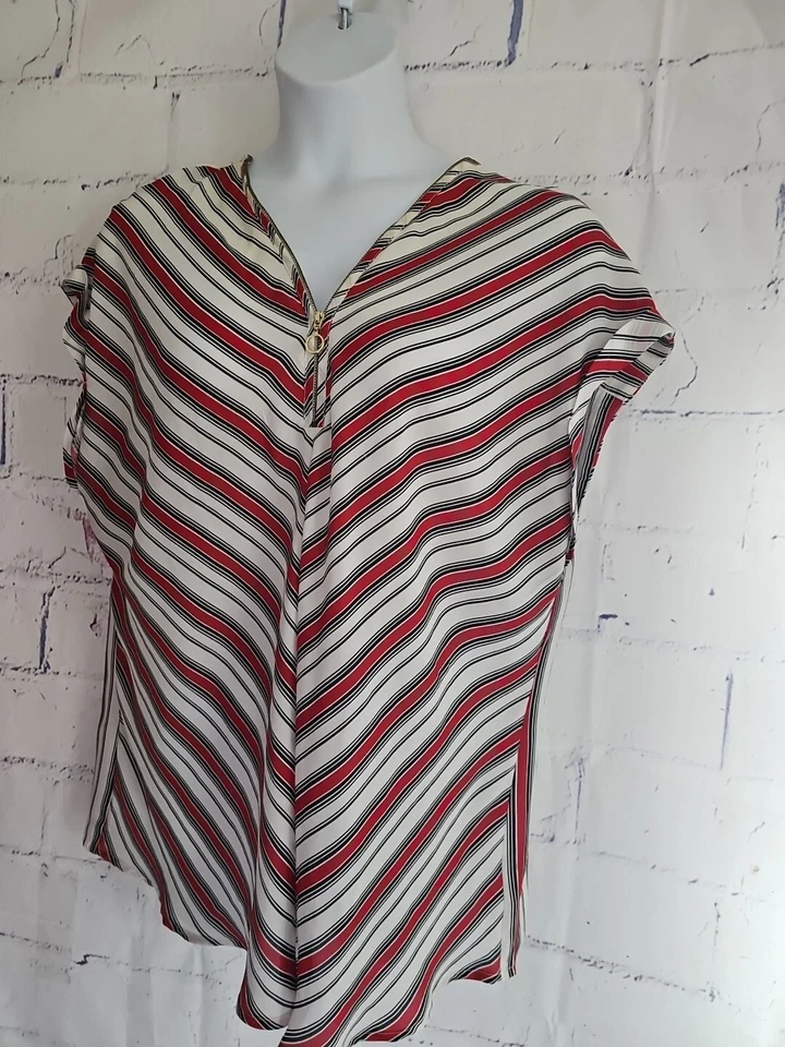 Top Pullover Roz & Ali Multicolor Chevron Rayas 1/2 Cremallera Plus 2X Manga Gorra Foto 3 de 4