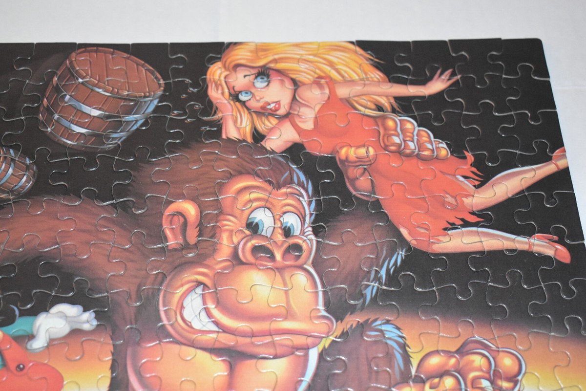 VTG 1981 Nintendo Donkey Kong 200pc Puzzle, Milton Bradley
