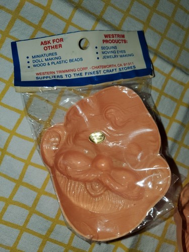 2 Vintage Westrim Crafts 6402 Santa Face Mask 4" - Picture 7 of 11