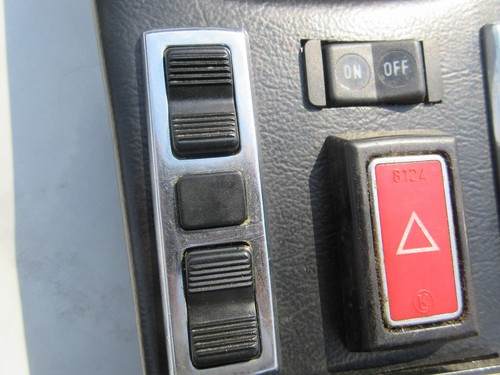 Verkleidung Mittelkonsole schwarz m.Schaltern u.VF Decoder Mercedes-Benz W116 - Picture 4 of 9