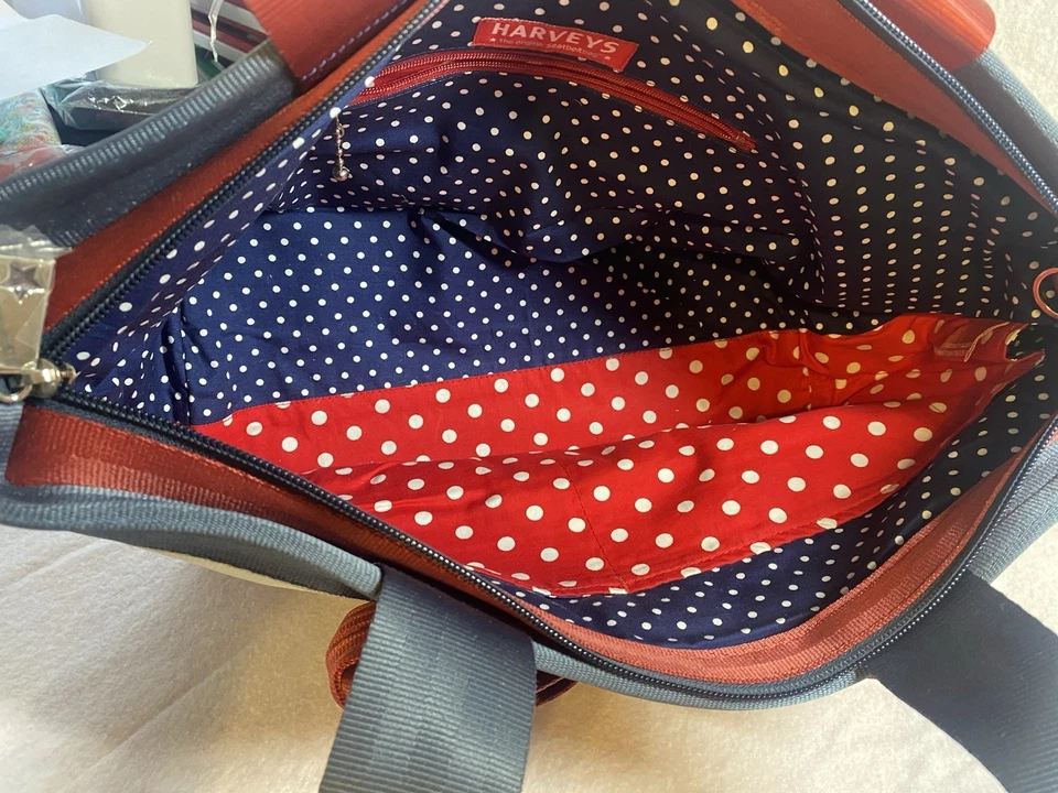 Bolsas de cinturón de seguridad Harveys bolso con arco con lentejuelas usado en excelente estado Foto 3 de 4