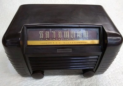 RCA Victor Model 65X1 Tube Radio Vintage 1946  Bakelite