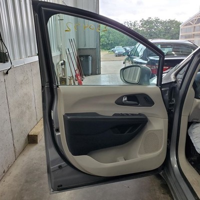PACIFICA  2020 Driver's Front Door Trim Panel 1111461