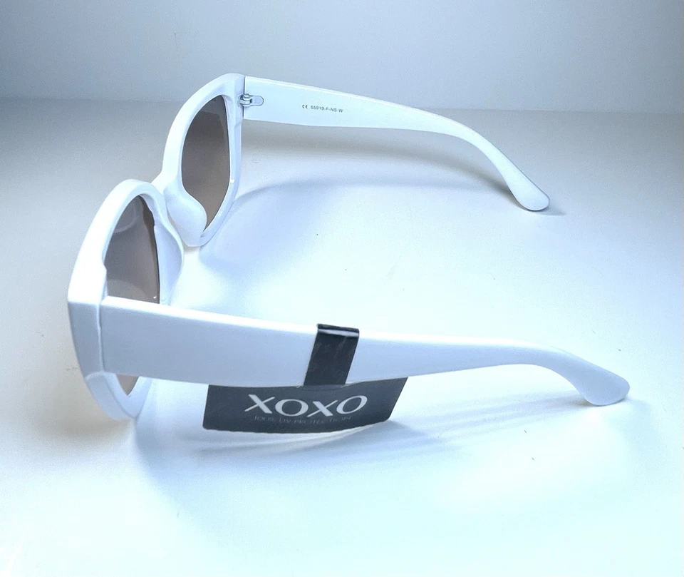 NEW XOXO White Designer 55919 Sunglasses + Case - Image 4 of 4