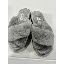 Sole Mates Fuzzy Slippers GrayBlue Soft Fluffy Flats size 5-6. SKU13