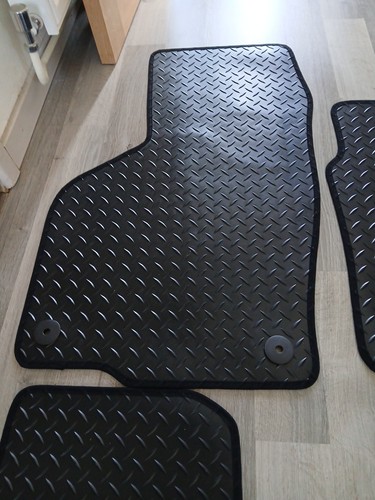 Vw Passat 2007-2014 Rolled Edge 3MM Waterproof Rubber Heavy Duty Car Mats New - Picture 2 of 10