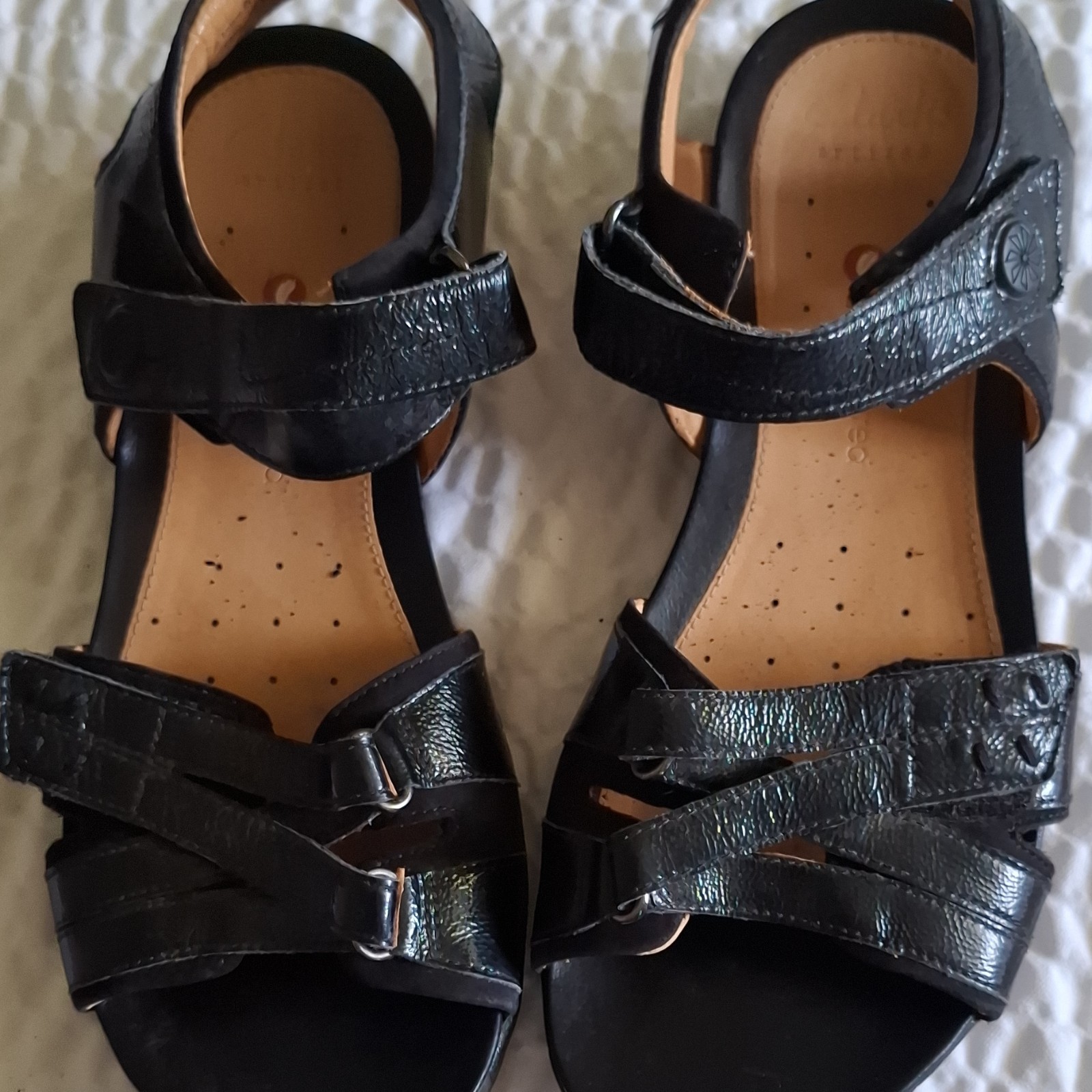 Clarks Women's Black Leather Strappy Wedge Sandals Hook & Loop US 7.5
