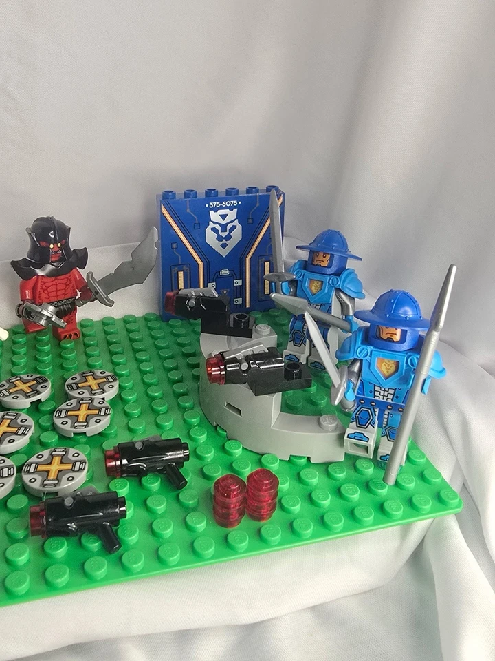 Paquete de minifiguras LEGO NEXO Knights Foto 4 de 4