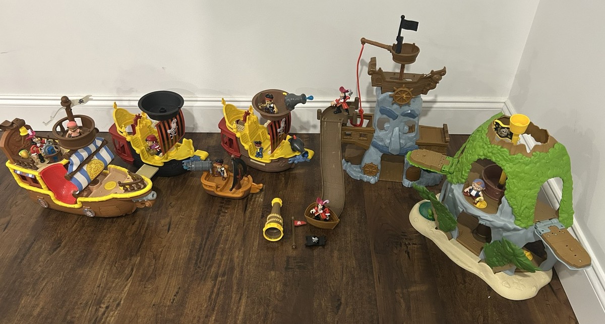 Jake And The Neverland Pirates Toy Large Lot: Ships Hide Aways  Figures