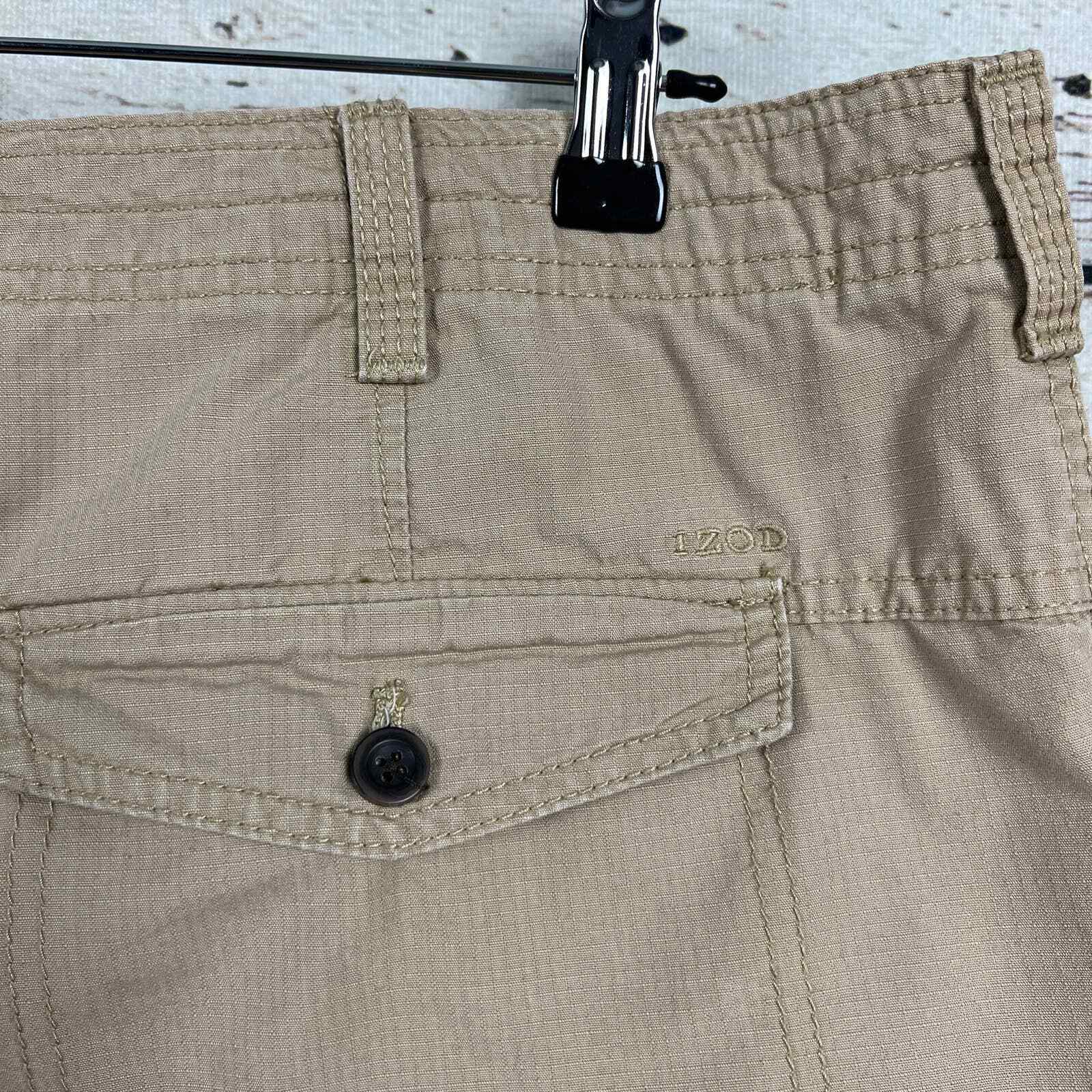 Izod Saltwater Men's Size 40 Khaki Tan Cargo Pocket Casual Shorts