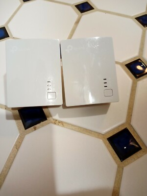 2 TP-Link TL-PA4010 Nano PowerLine Adapter 