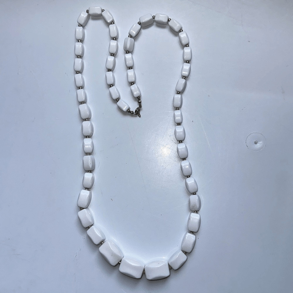White Plastic Rectangular Beaded Necklace - image 3