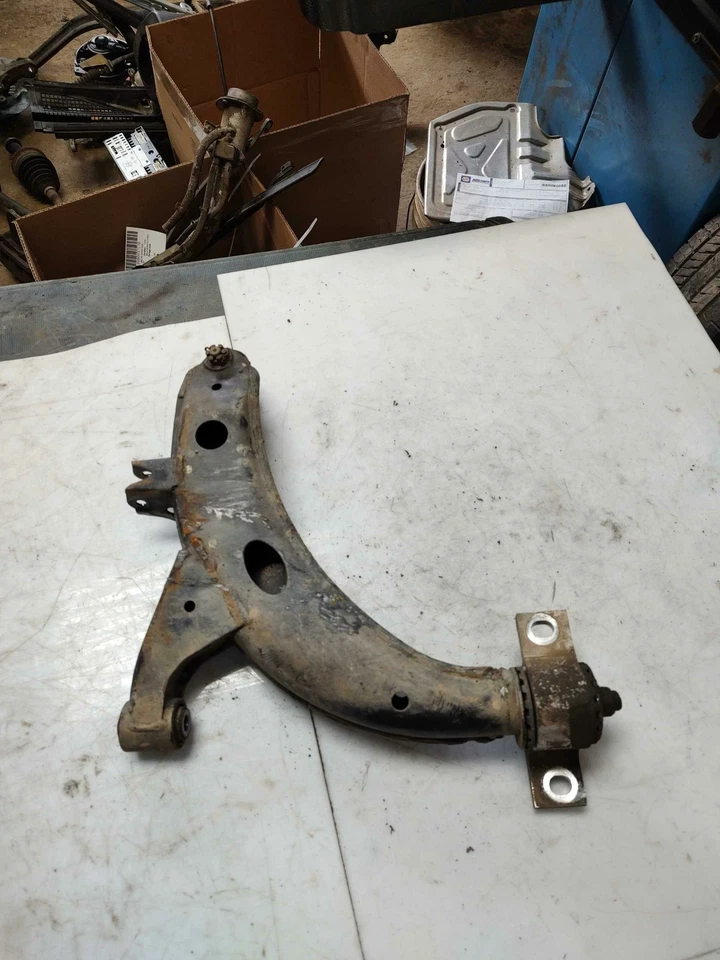 2001 2002 Subaru Forester braço de controle inferior dianteiro LH driver lateral OEM 20200FC130 - Imagem 2 de 2