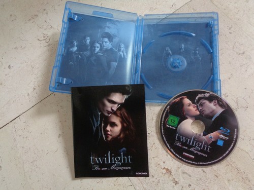 THE COMPLETE TWILIGHT Robert Pattinson SIX Blu-Ray + GOODIES sets Taylor Lautner - Picture 2 of 12