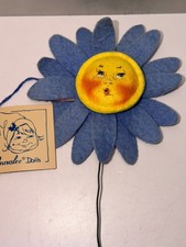 Annalee Dolls 4  Blue Daisy Wire Pick with  Oooh  Face 1992-1993 Vintage W/tags