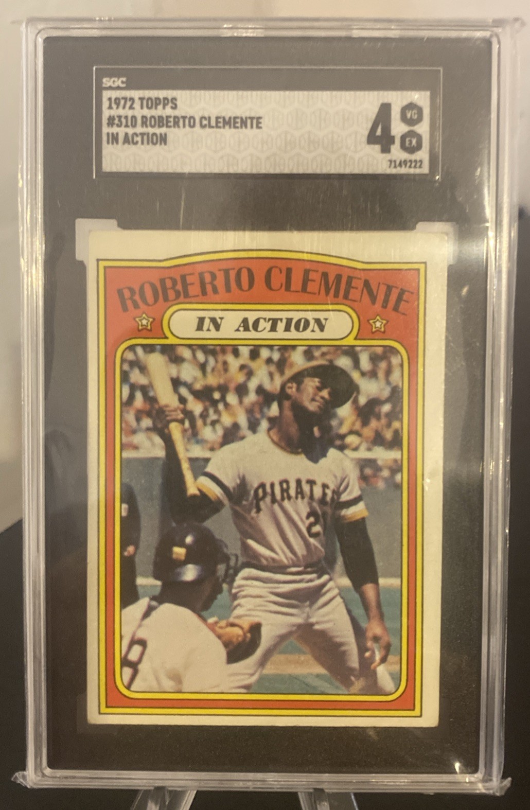 1972 Topps Baseball Card #310 Roberto Clemente IN ACTION Pittsburg Pirates SGC 4