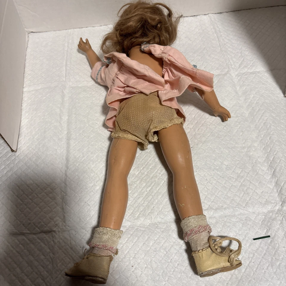 Muñeca bebé antigua móvil de plástico duro ojos y boca pintados 15 pulgadas de alto Foto 3 de 4